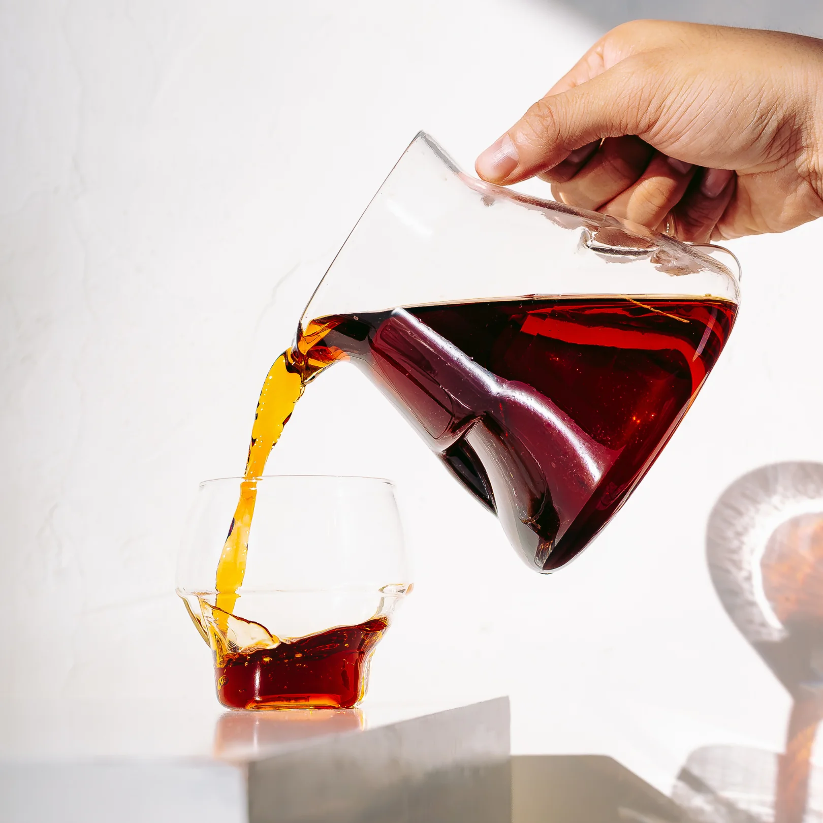 AVENSI WAVE Cyclone Carafe