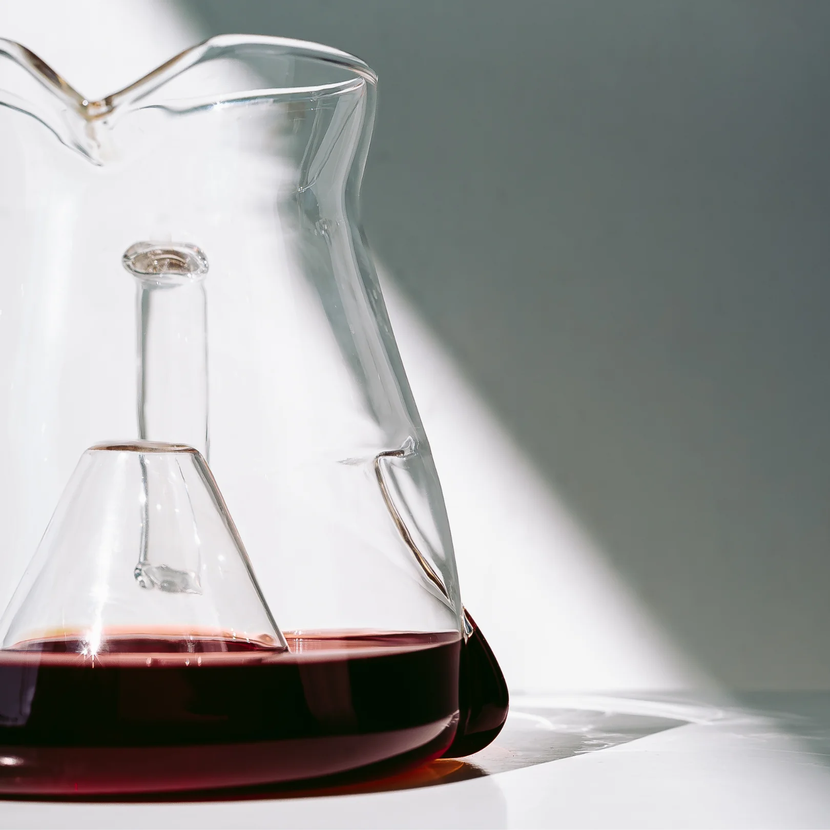 AVENSI WAVE Cyclone Carafe