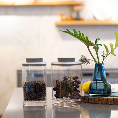 Turn-N-Seal Vacuum Container