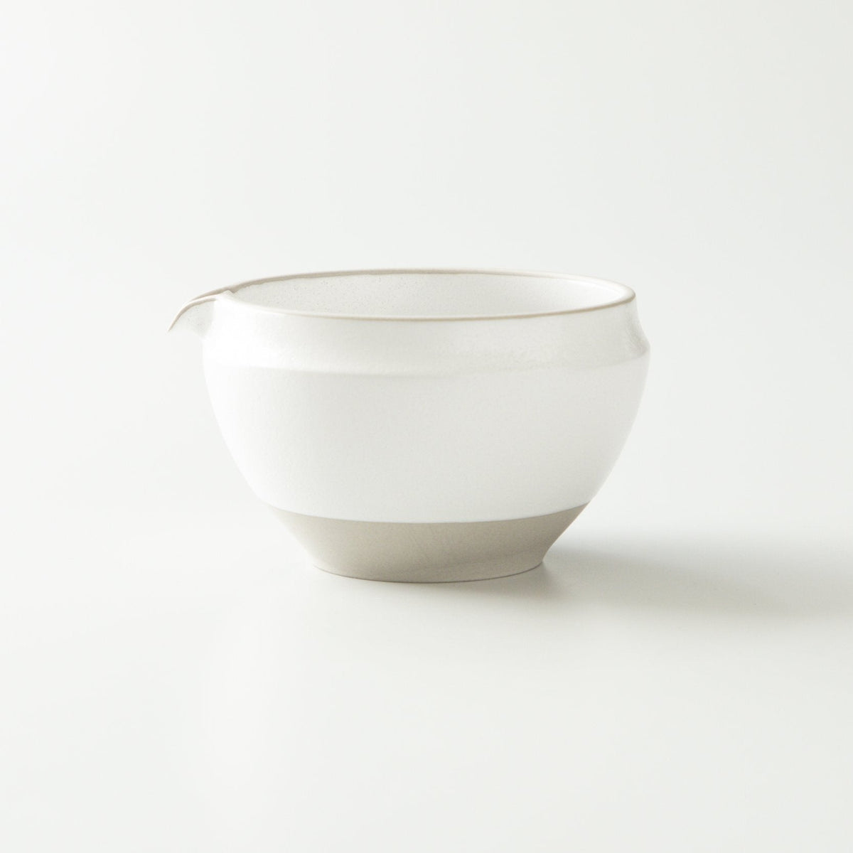 ORIGAMI Katakuchi Matcha Bowl Kumoi White detail